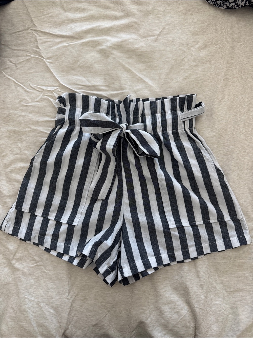 SHEIN Black & White Striped Tie-Waist High Waist Shorts